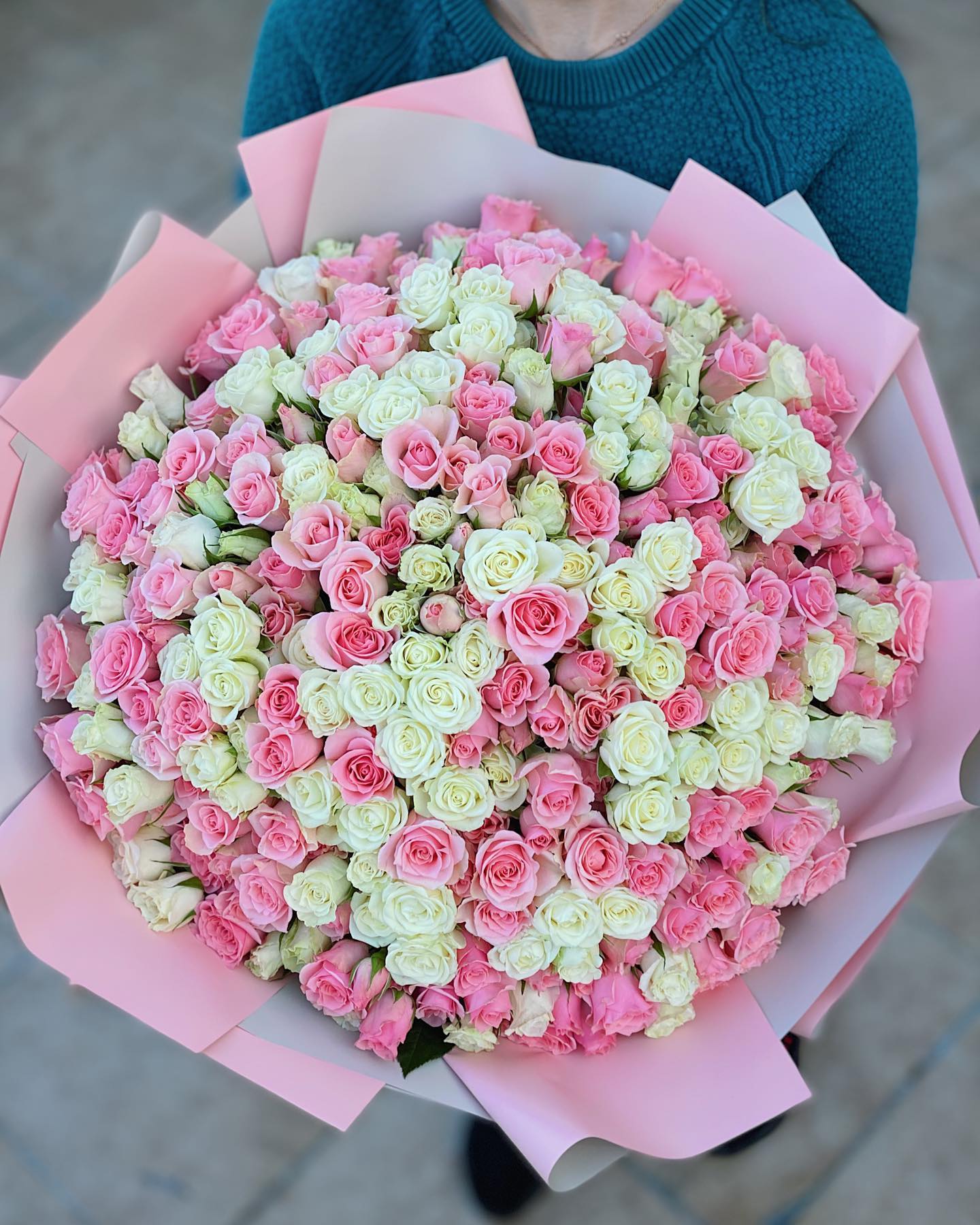 Pink & White Spray Rose Bouquet
